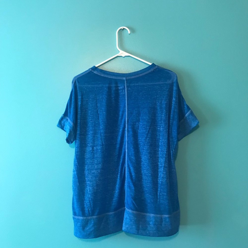 Flowy Workout Shirt - Picture 3 of 4